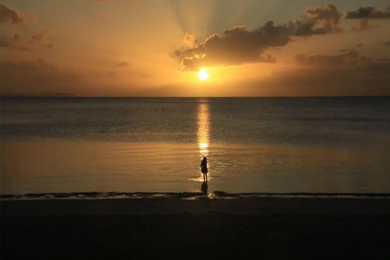 1710211201748696.jpg 2.迎接夕陽的女孩.jpg